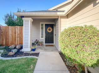 5476 Greenoaks Dr, Riverbank, CA 95367