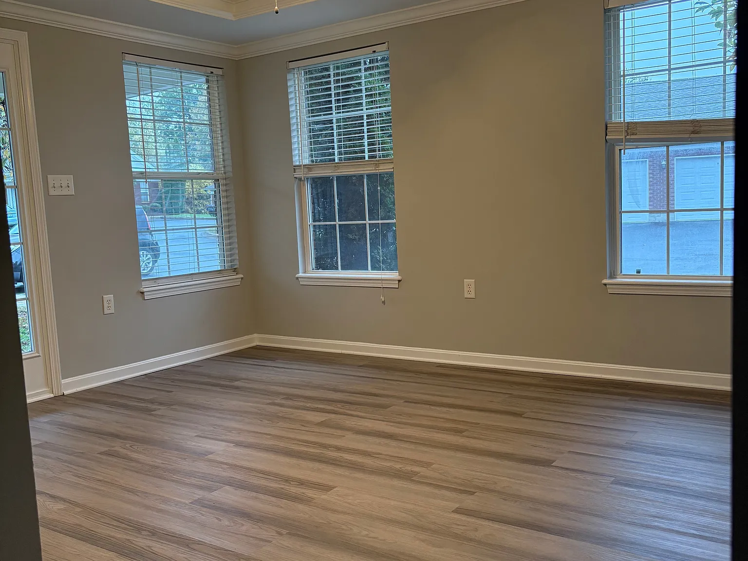 2 bed, 1.5 bath, 900 sqft, $1,250 — Photo 3
