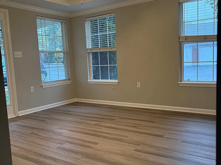 Front Room/Living Room