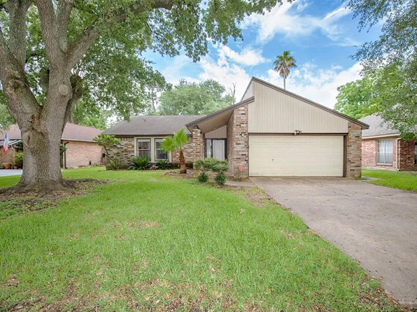 15106 Silverman St, Webster, TX 77598