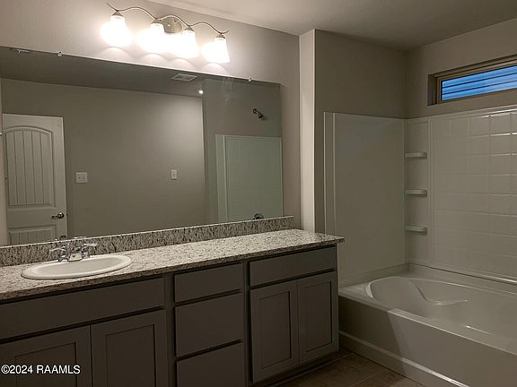 5th image of 7019 Silver Lake Dr