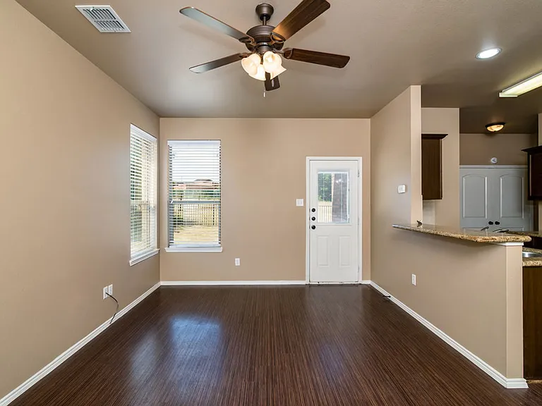 1430 Piedmont Dr — Photo 4