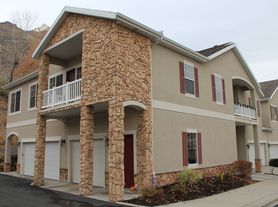 1015 Canyon Meadow Dr, Provo, UT