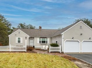 15 Surf Dr, Mashpee, MA 02649