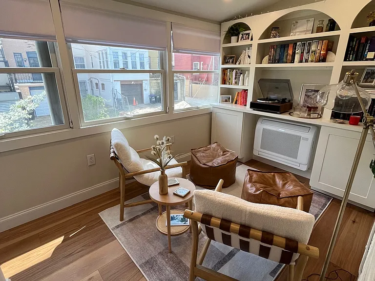 1428 Oak St NW — Photo 11