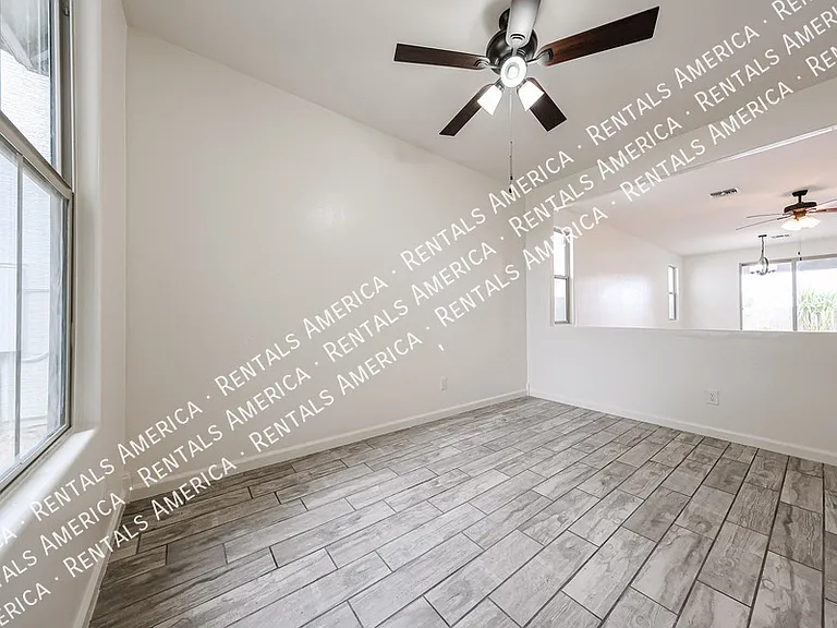 9820 W Sanna St — Photo 32