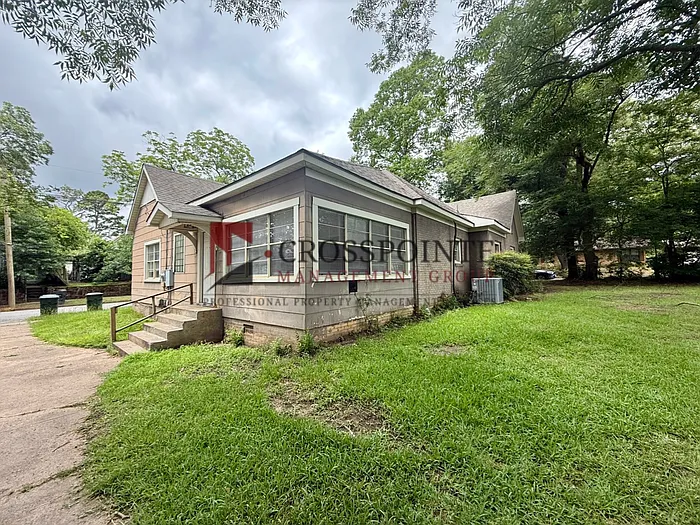 1120 Augusta Ave — Photo 32