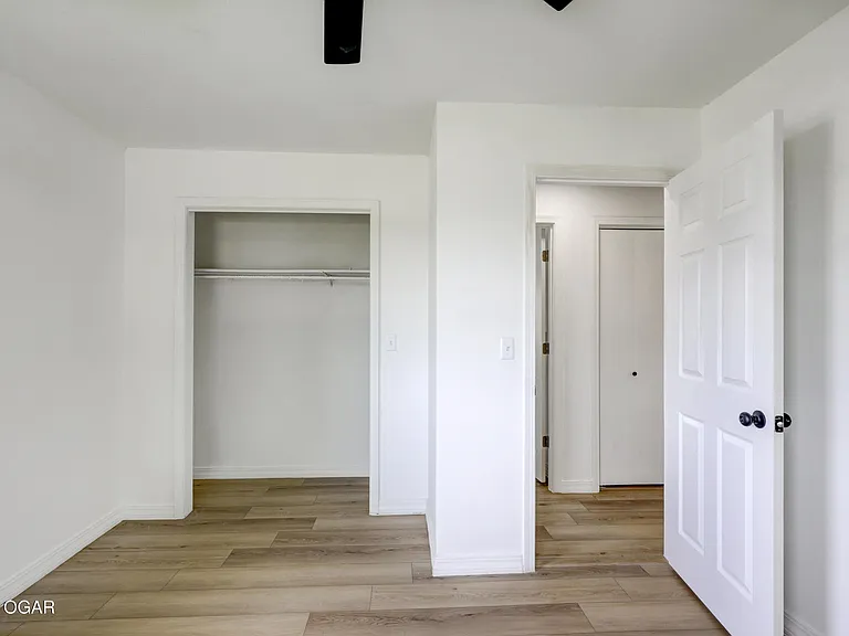3042 W 15th St — Photo 15