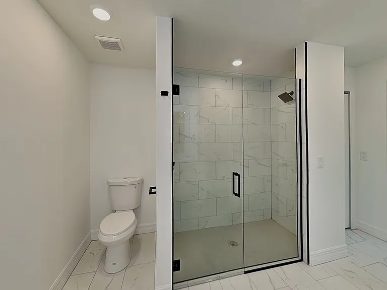 2308 NW 9th Ave — Photo 9