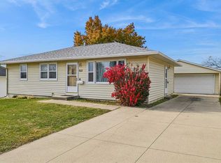 912 29th St NW, Cedar Rapids, IA 52405