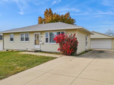 912 29th St NW, Cedar Rapids, IA, 52405