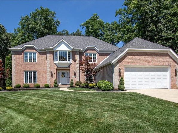 17734 Monterey Pine Dr, Strongsville, OH 44136