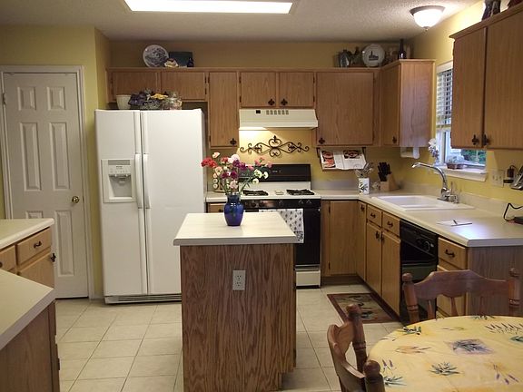 Big Kitchen with Island