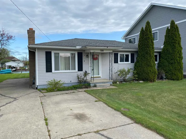 7208 Bluebill St, Algonac, MI 48001