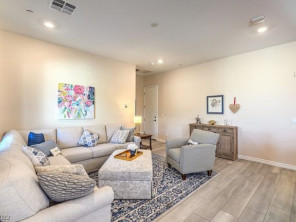 5th image of 208 Bellini Peak Ave