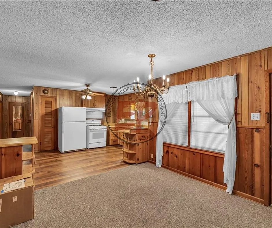 3300 Wynmore Drive - 1 — Photo 2