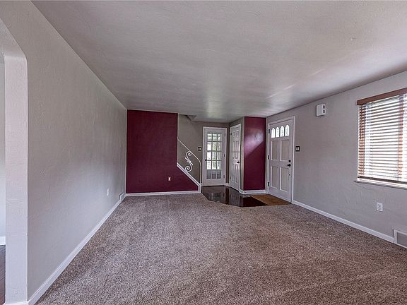 4th image of 433 Sleepy Hollow Rd