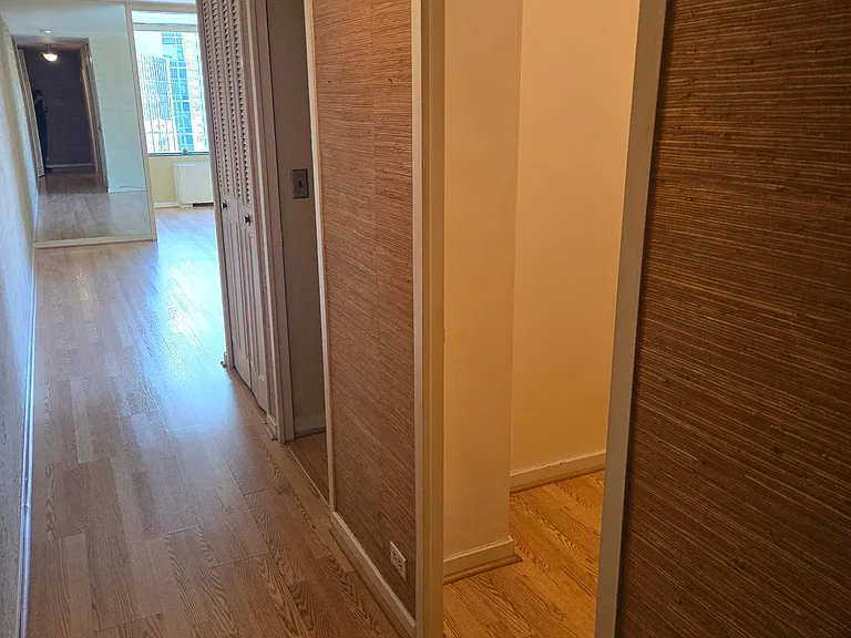 112 Washington Pl #6 — Photo 9