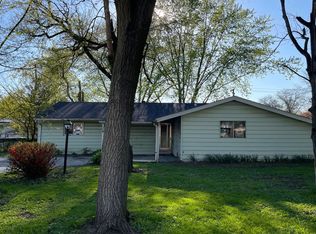 129 Queenswood Rd, Bolingbrook, IL 60440