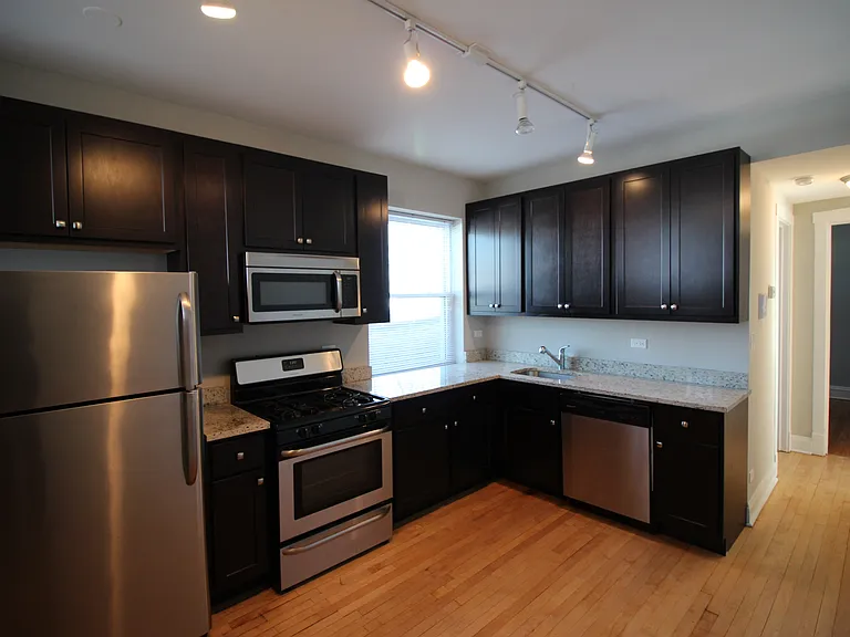 5344 N Paulina St — Photo 7