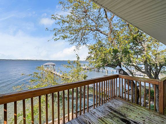 4th image of 161 Harbor Cir