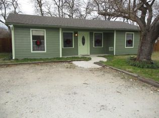 110 Cherokee St, Terrell, TX 75160