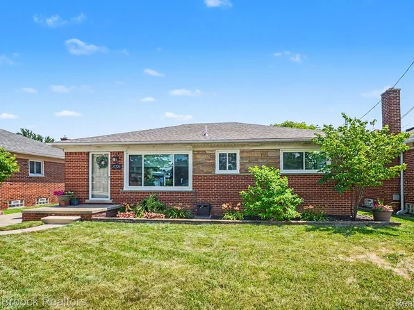 27720 Jefferson Ave, Saint Clair Shores, MI 48081