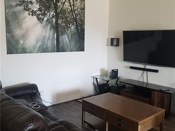 5th image of 5749 Diamond Valley Dr