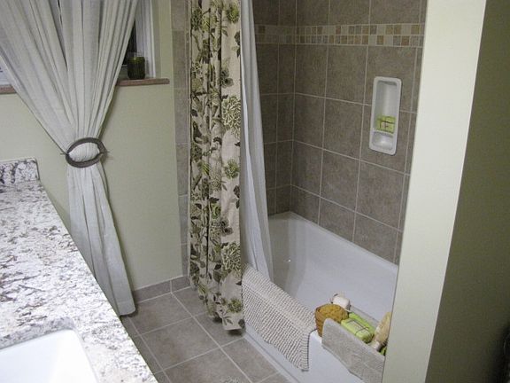 2nd bath ceramic and granite with lots of quartz crystals and movement