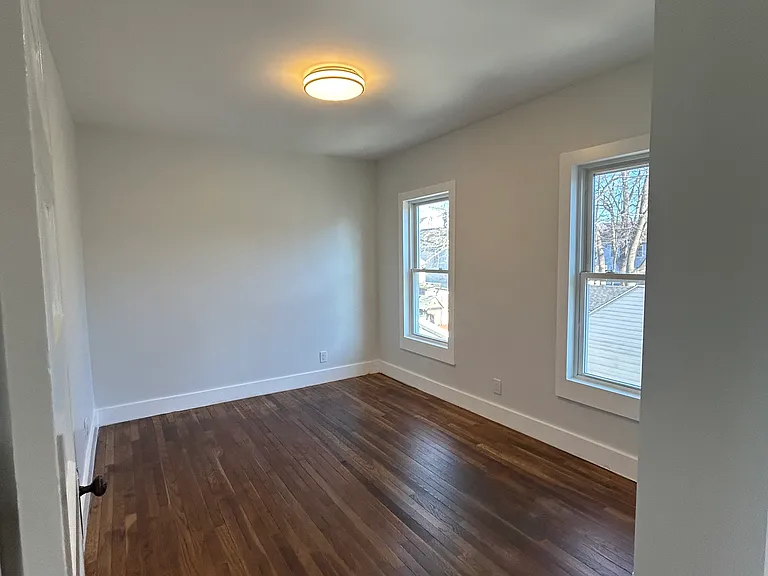 6 Holmes St #2 — Photo 5