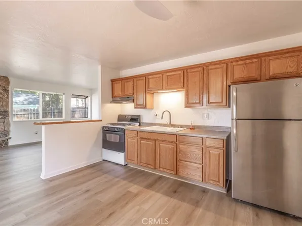 1044 E Country Club Blvd, Big Bear City, CA 92314
