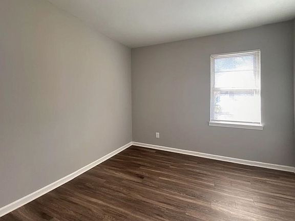 2nd image of 1611 Buxton Ave