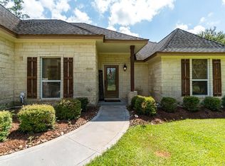 2003 Mossy Cup Dr, Lake Jackson, TX 77566