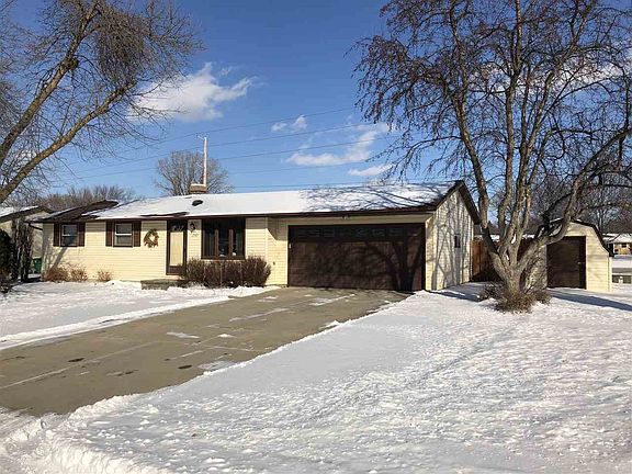 2nd image of 1747 Arnold Dr