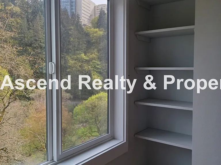 830 SW Broadway Dr #8 — Photo 22