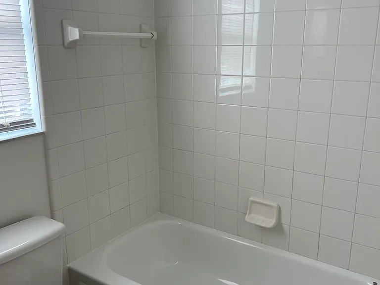 Tub on Bathroom #2