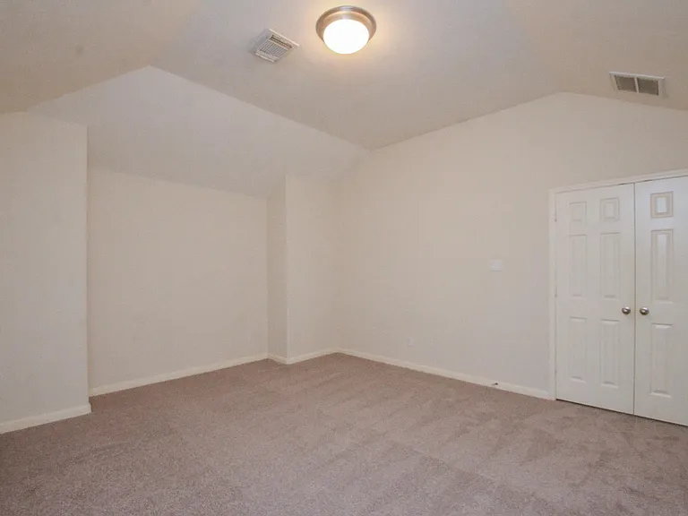 5218 Lacey Oak Meadow Dr — Photo 30