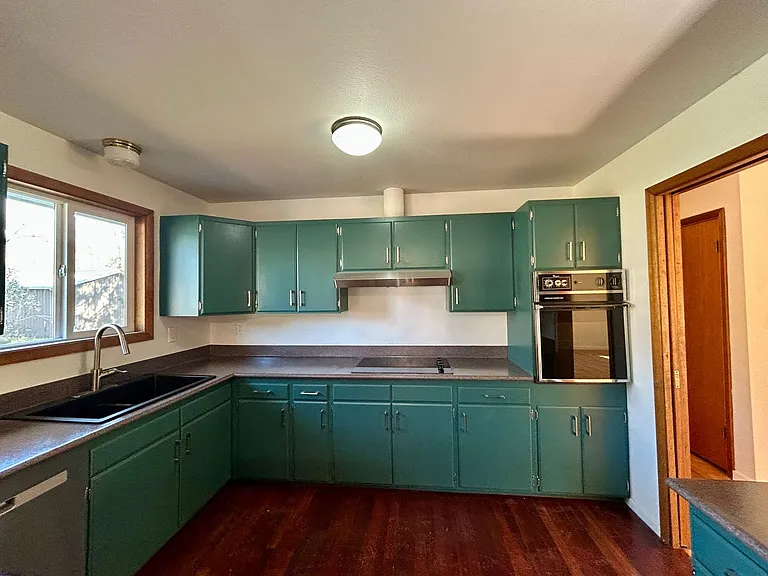 3222 McLeod Rd — Photo 3