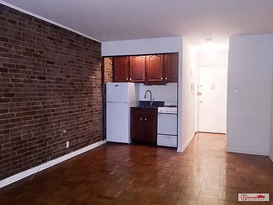 Rented by Cayenne Realty Group | media 8