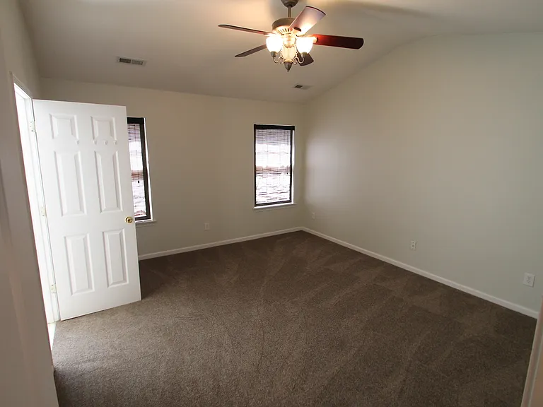 583 Stonehenge Dr — Photo 20