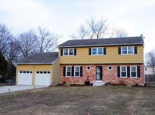 4 Blue Ridge Dr, Ewing, NJ 08638