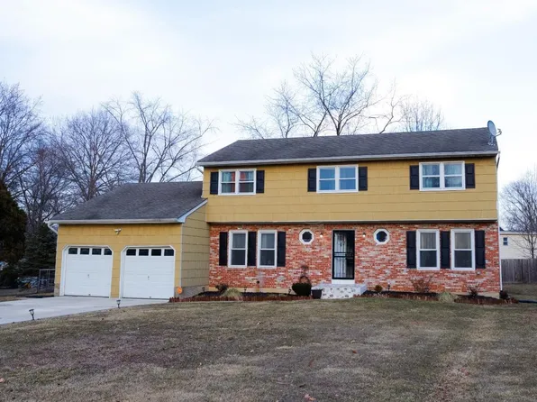 4 Blue Ridge Dr, Ewing, NJ 08638