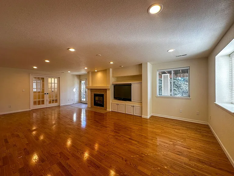 7856 Stonedale Dr — Photo 54