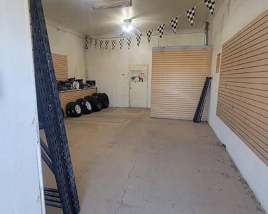 3rd image of 2104 Thomas R Cannell Rd