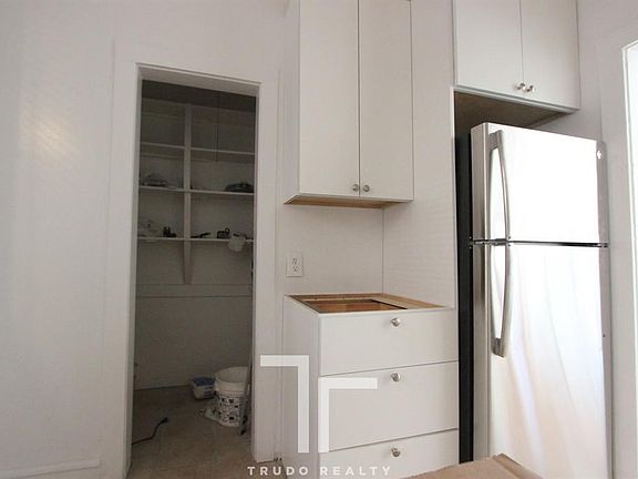 4th image of 3518 N Broadway St #3522W1
