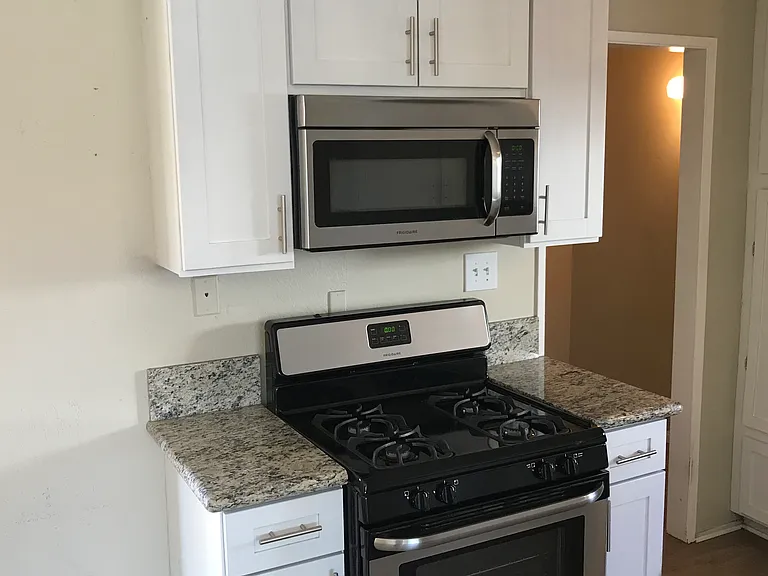 1377 Currant Ave — Photo 3