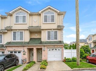 61 Merivale Ln, Staten Island, NY 10304