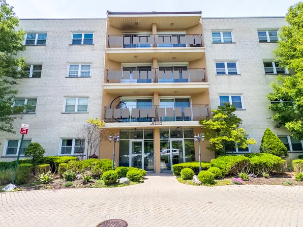 8210 Elmwood Ave APT 106, Skokie, IL 60077