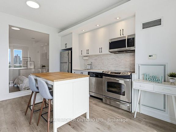 3rd image of 165 Legion Rd N #825