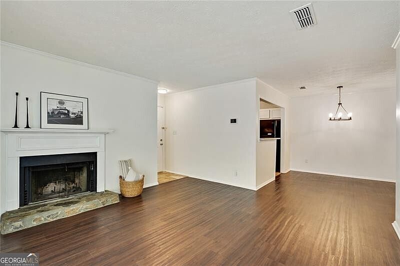1st image of 405 Country Park Dr SE #0